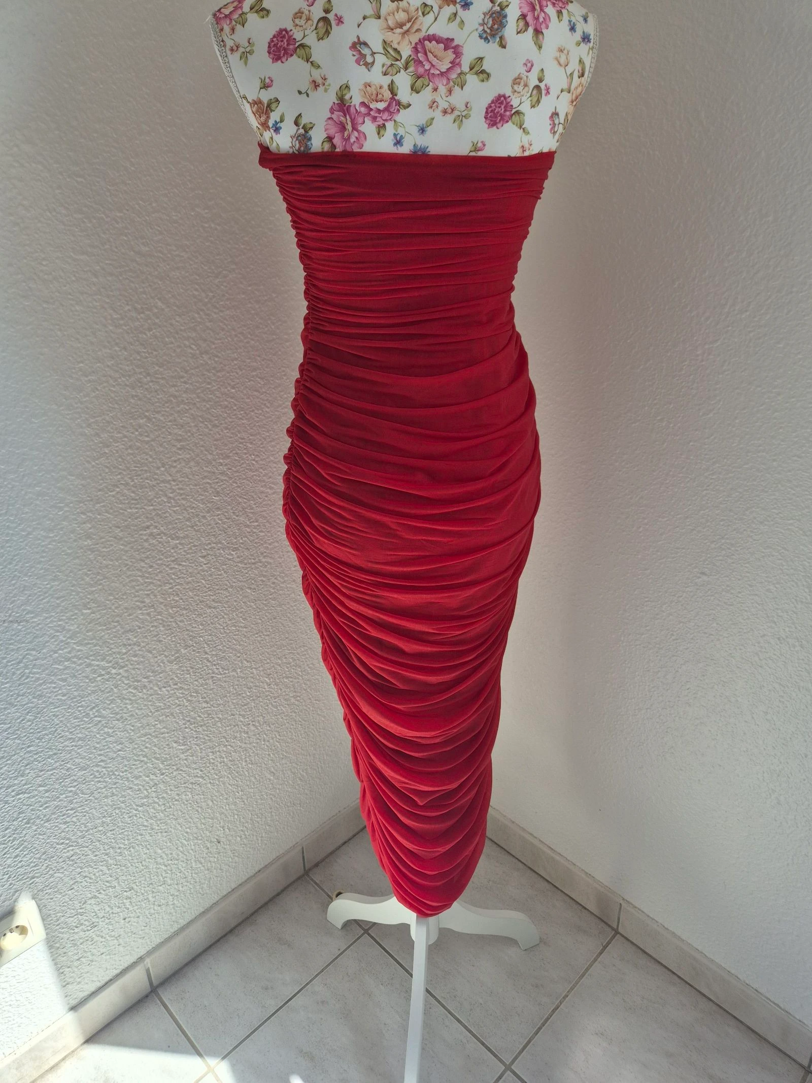 Vestido bustier Zara vermelho drapeado midi justo efeito esculpido noite coquetel cerimônia – Tamanho M 38 – photo 4